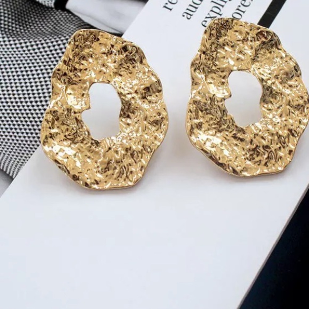 Gold vintage earrings